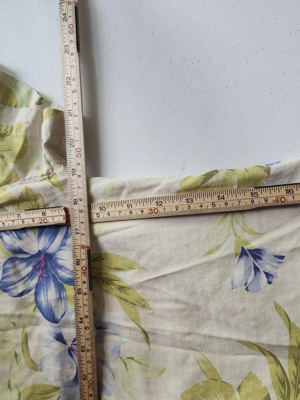 Vintage Pure Silk Light Green And Blue Floral Tropical Button Up Top Sz M